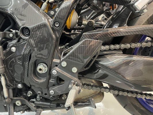 AISKA 100% 3K Dry Carbon Fiber Motorcycle Heel Plater Covers for Yamaha MT09 FZ09 2024-2025