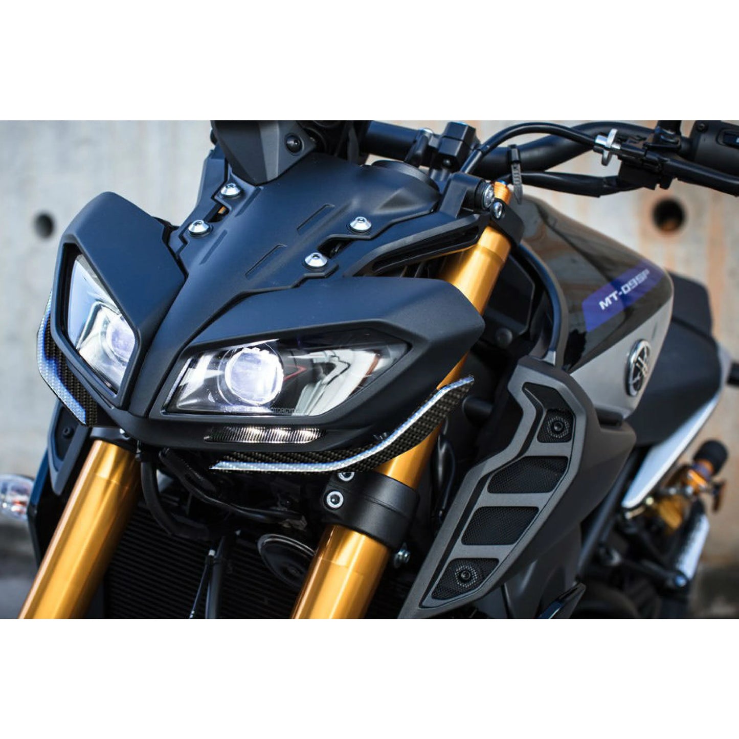 AISKA 3k Carbon Fiber Motorcycle Headlight Cover Bracket Shell Headlight Cover Fairing for Yamaha MT09 FZ09 2014-2020