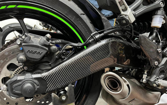 AISKA Kawasaki Ninja ZX-25R 2020-2024 Carbon Fiber Swingarm Cover