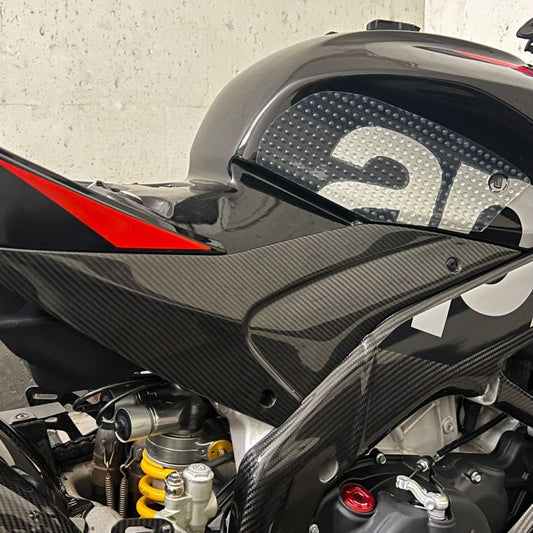AISKA Aprilia TUONO V4 2021-2025 Carbon Fiber Tank Side Panels