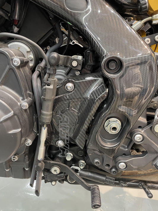 AISKA Yamaha MT09 FZ09 2024-2025 Carbon Fiber Sprocket Cover