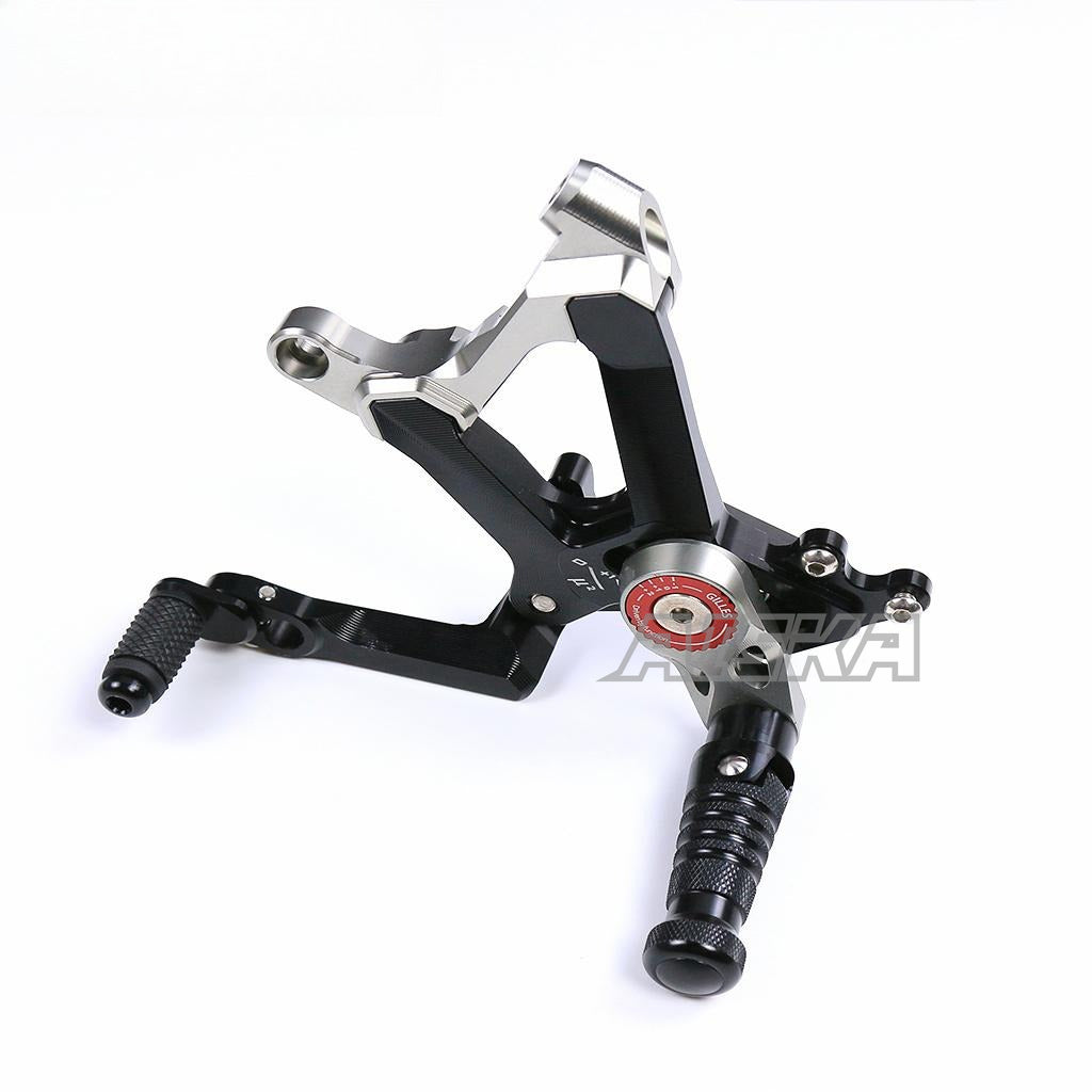 AISKA Racing Motorcycle Carbon Fiber Foot Kit CNC Aluminum Alloy Rear Sets Footrest Rear Set for Ducati Streetfighter V4 V4S
