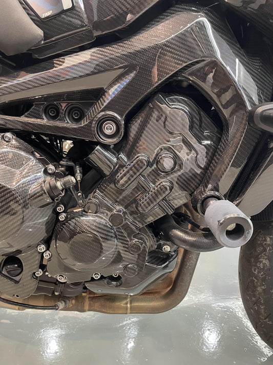 AISKA 100% Real Carbon Fiber Motorcycle Engine Protective Cover for Yamaha MT09 FZ09 2021-2023