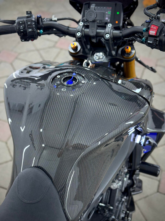 AISKA 3K Dry Carbon Fiber Motorcycle Carbon Fiber Full Fuel Tank Cover for Yamaha MT09 FZ09 2021-2023