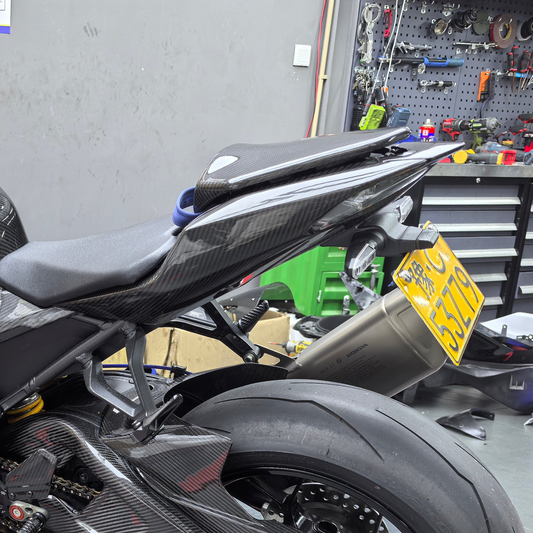 AISKA Honda CBR1000RR-R 2021-2024 Carbon Fiber Rear Seat Side Panels