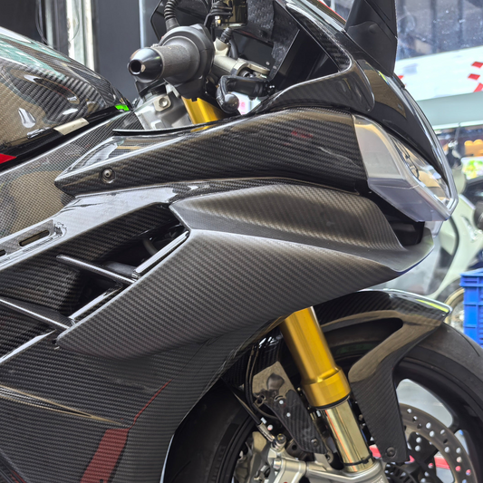 AISKA Aprilia RSV4 2021-2024 Carbon Fiber Dash Side Fairings
