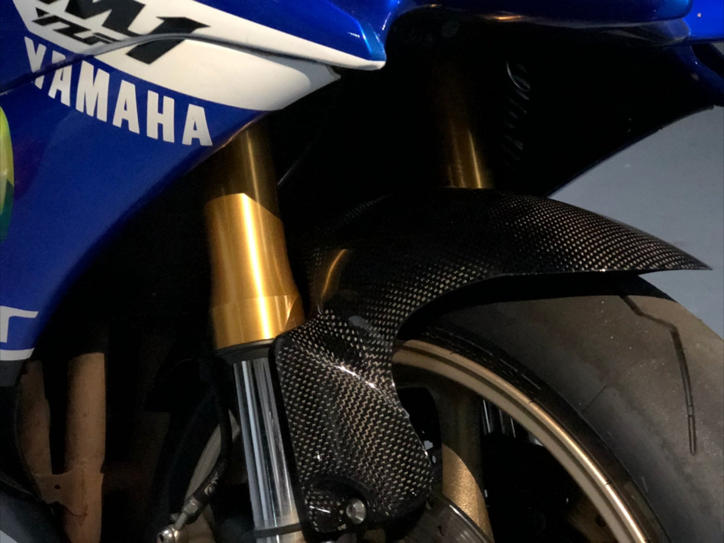 AISKA Twill Weave Carbon Fiber Fender Motorcycle Front Wheel Hugger Fender Mudguard for Yamaha YZF R3 2015 2016 2017 2018