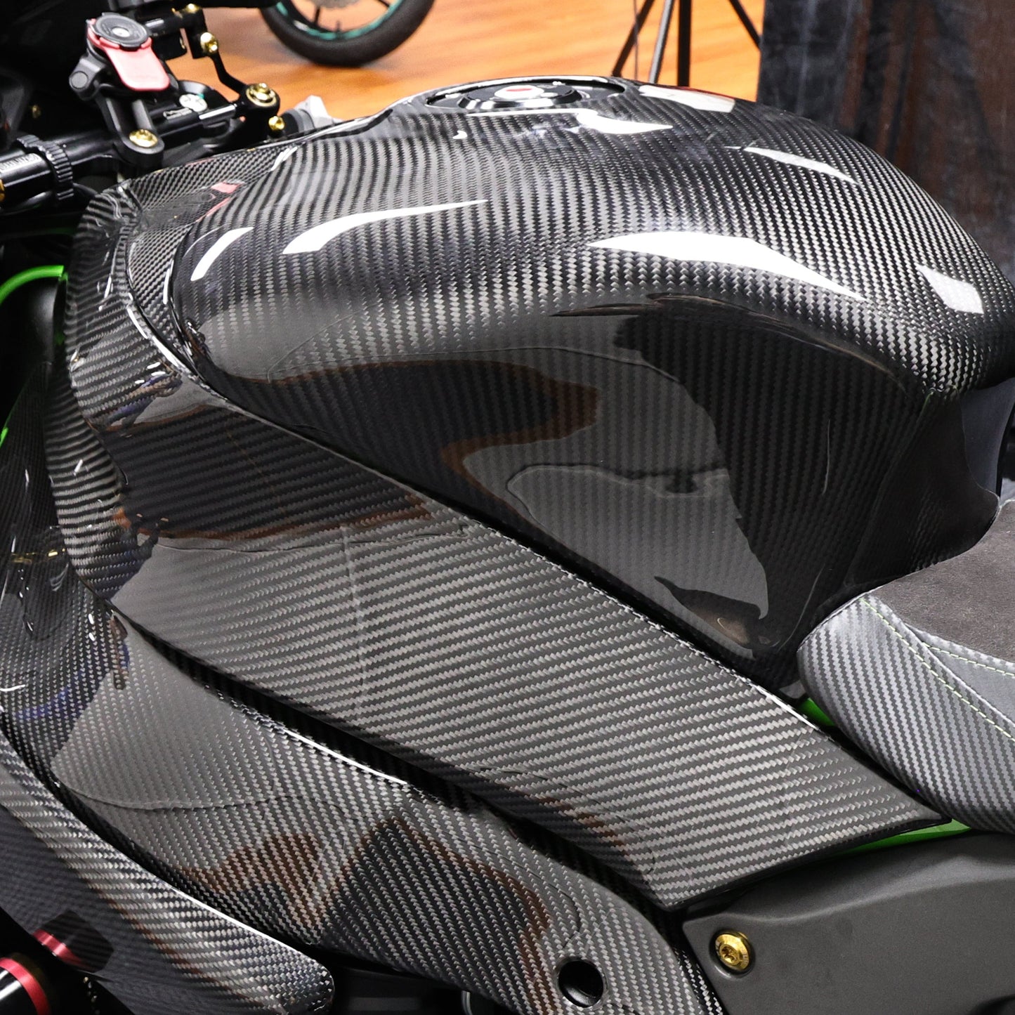 AISKA Kawasaki Ninja ZX10R 2021-2025 Carbon Fiber Tank Side Panels