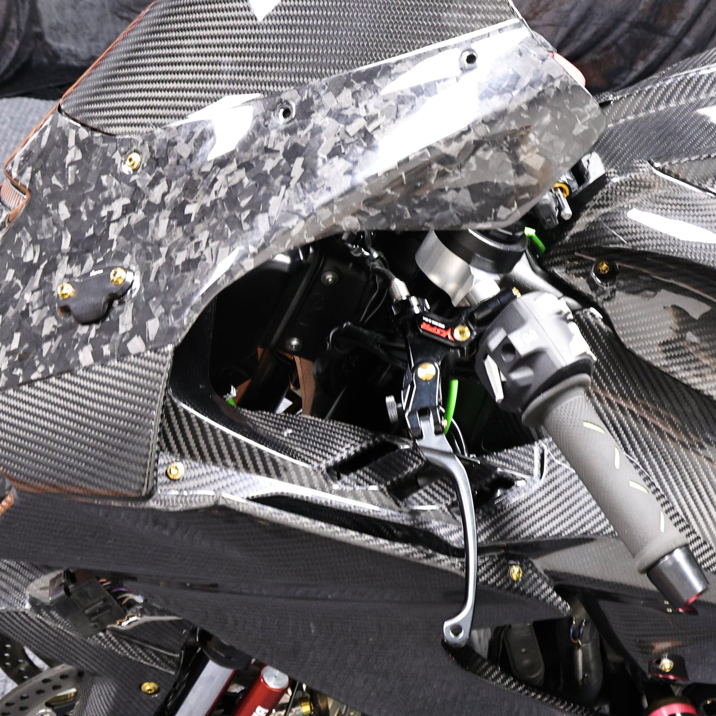 AISKA Kawasaki Ninja ZX10R 2021-2025 Carbon Fiber Dash Side Cover