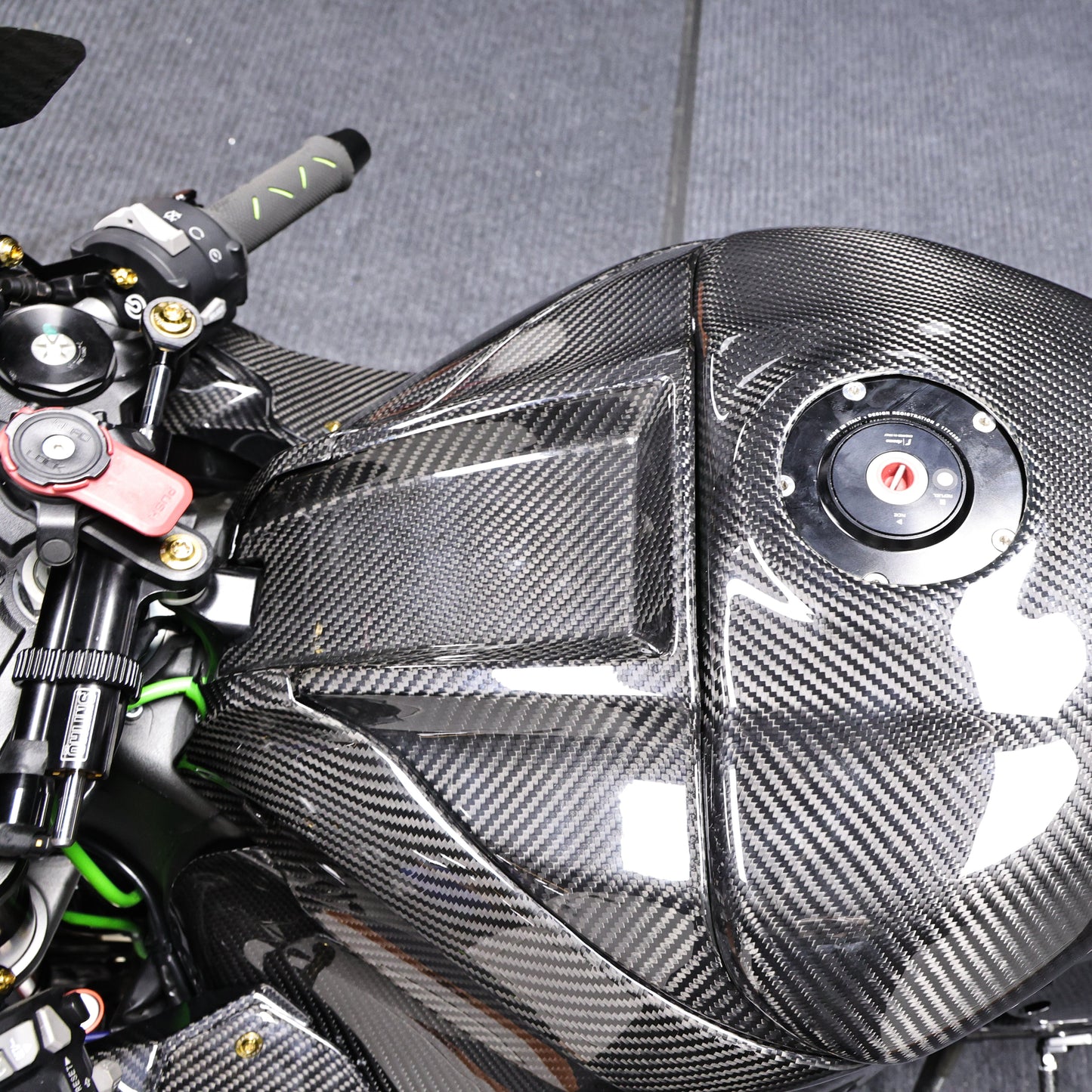 AISKA Kawasaki Ninja ZX10R 2021-2025 Carbon Fiber Fuel Tank Cover