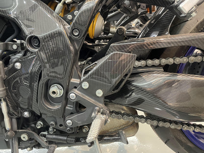 AISKA 100% 3K Dry Carbon Fiber Motorcycle Heel Plater Covers for Yamaha MT09 FZ09 2024-2025