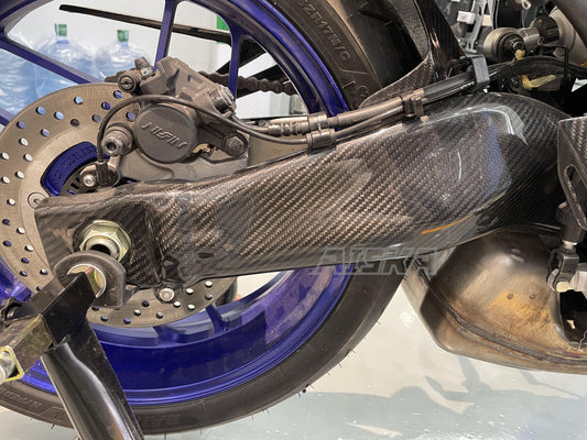 AISKA 100% 3K Dry Carbon Fiber Motorcycle Swingarm Covers for Yamaha MT09 FZ09 2024-2025