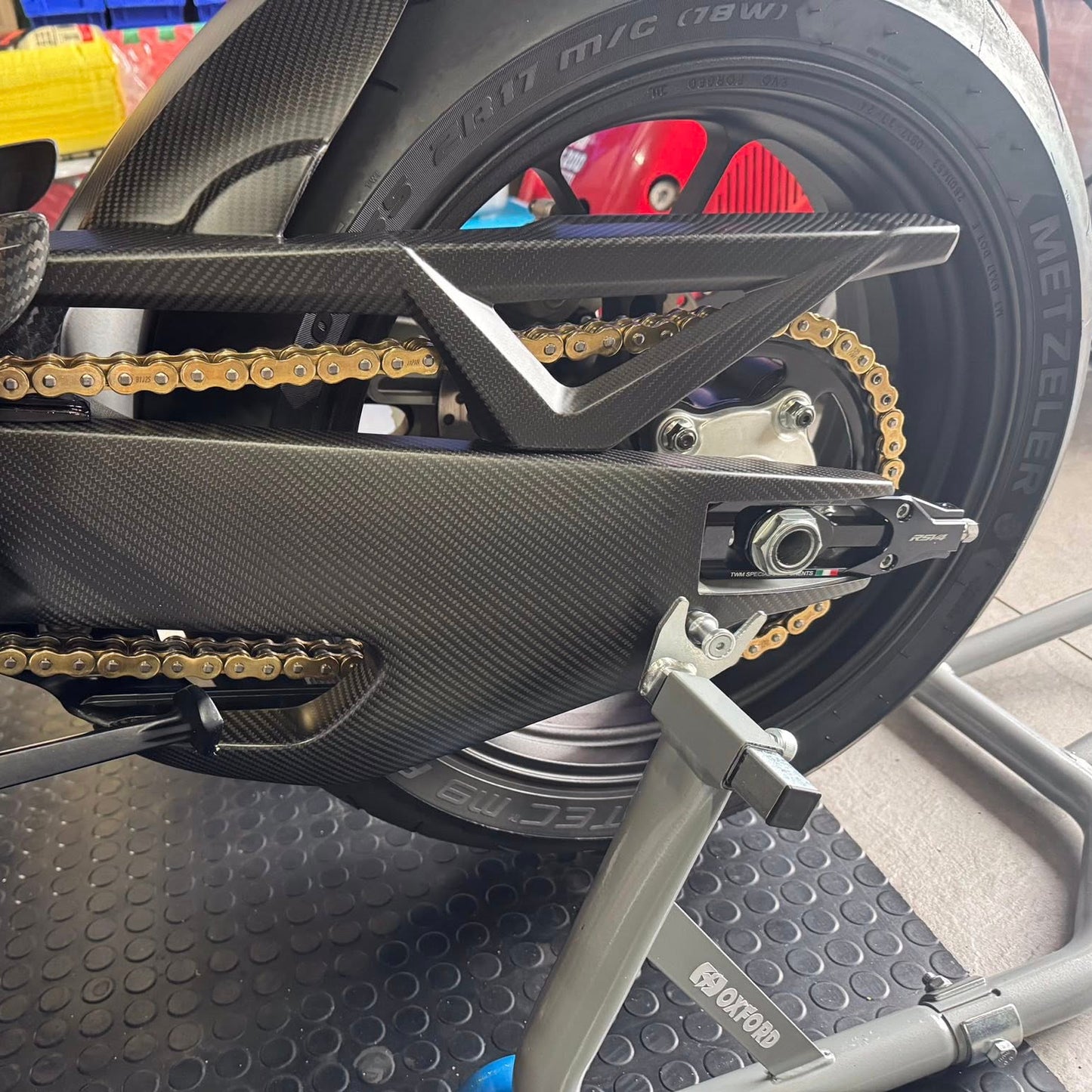 AISKA Aprilia TUONO V4 2021-2025 Carbon Fiber Chain Guard