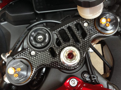 AISKA For Yamaha YZF-R1 R1M 2020-2025 Motorcycle Accessories 100% Carbon Fiber Front Tube Fork Triple Tree Upper Clamp Mount Key Cover