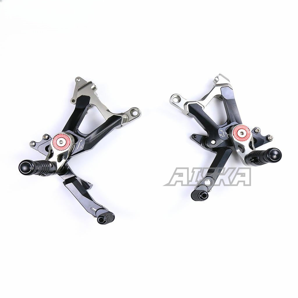 AISKA Racing Motorcycle Carbon Fiber Foot Kit CNC Aluminum Alloy Rear Sets Footrest Rear Set for Ducati Streetfighter V4 V4S
