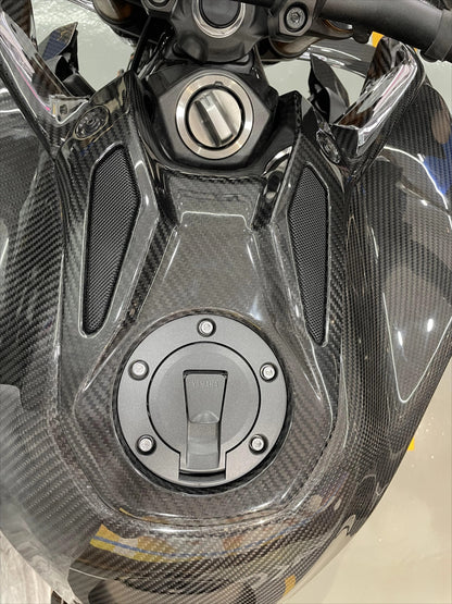 AISKA 100% 3K Dry Carbon Fiber Motorcycle Airbox Fuel Tank Cover for Yamaha MT09 FZ09 2024-2025