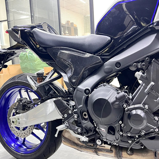 AISKA 100% 3K Dry Carbon Fiber Motorcycle Engine Cover for Yamaha MT09 FZ09 2024-2025