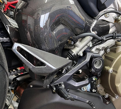 AISKA Ducati Panigale V4 V4S 2025 Carbon Fiber Exhaust Cover