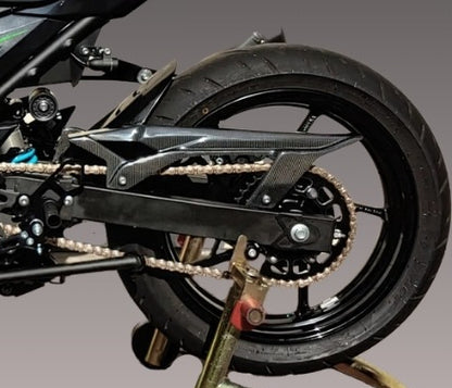 AISKA 100% 3K Dry Carbon Fiber Motorcycle Rear Fender Hugger Mudguard With Chain Guard for Kawasaki Ninja 400 2018-2024