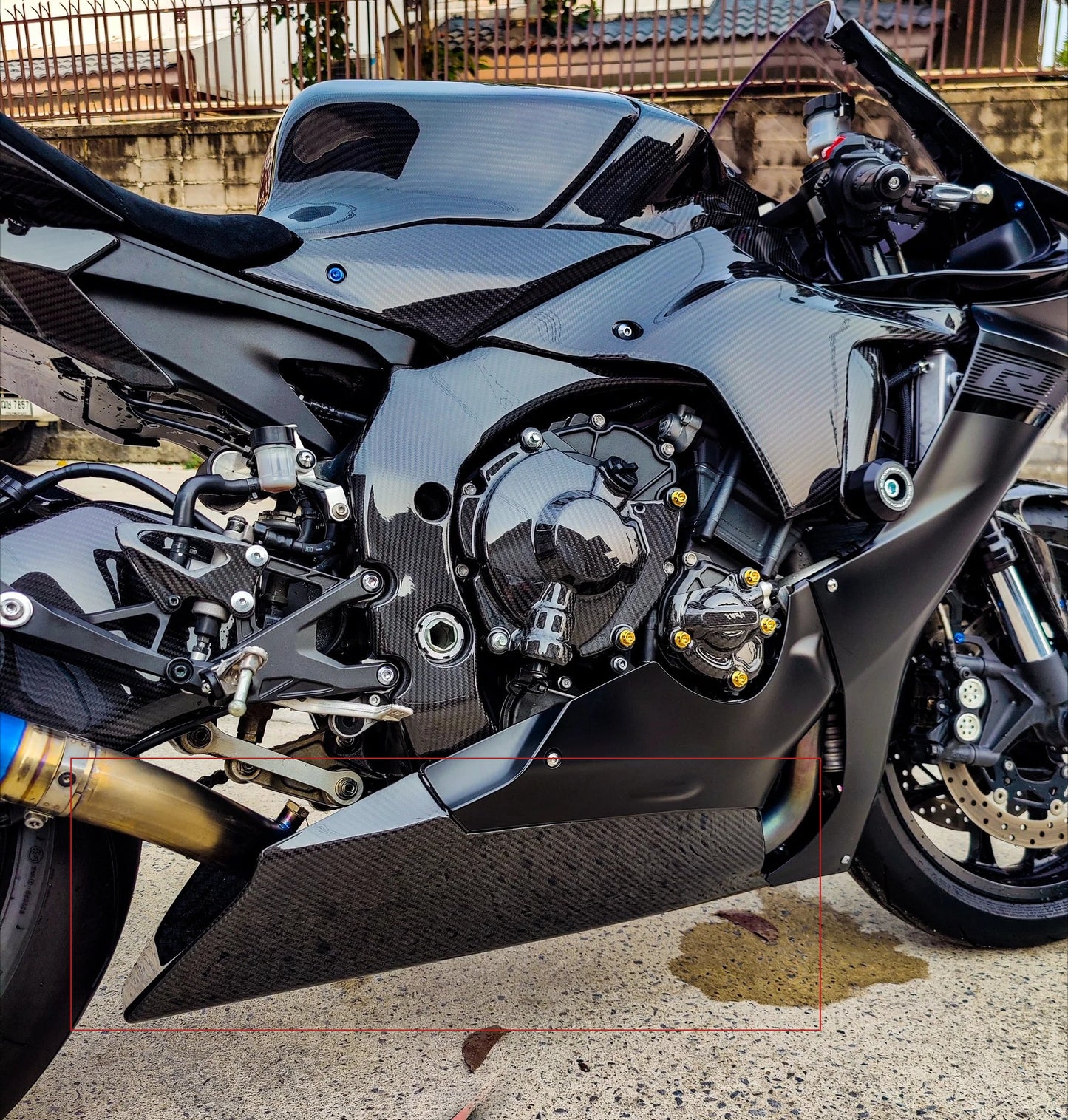 AISKA Carbon Fiber Racing Motorcycle Body Parts Kit Lower Under Tray Belly Pan for Yamaha YZF-R1 R1M 2015 2016 2017 2018 2019