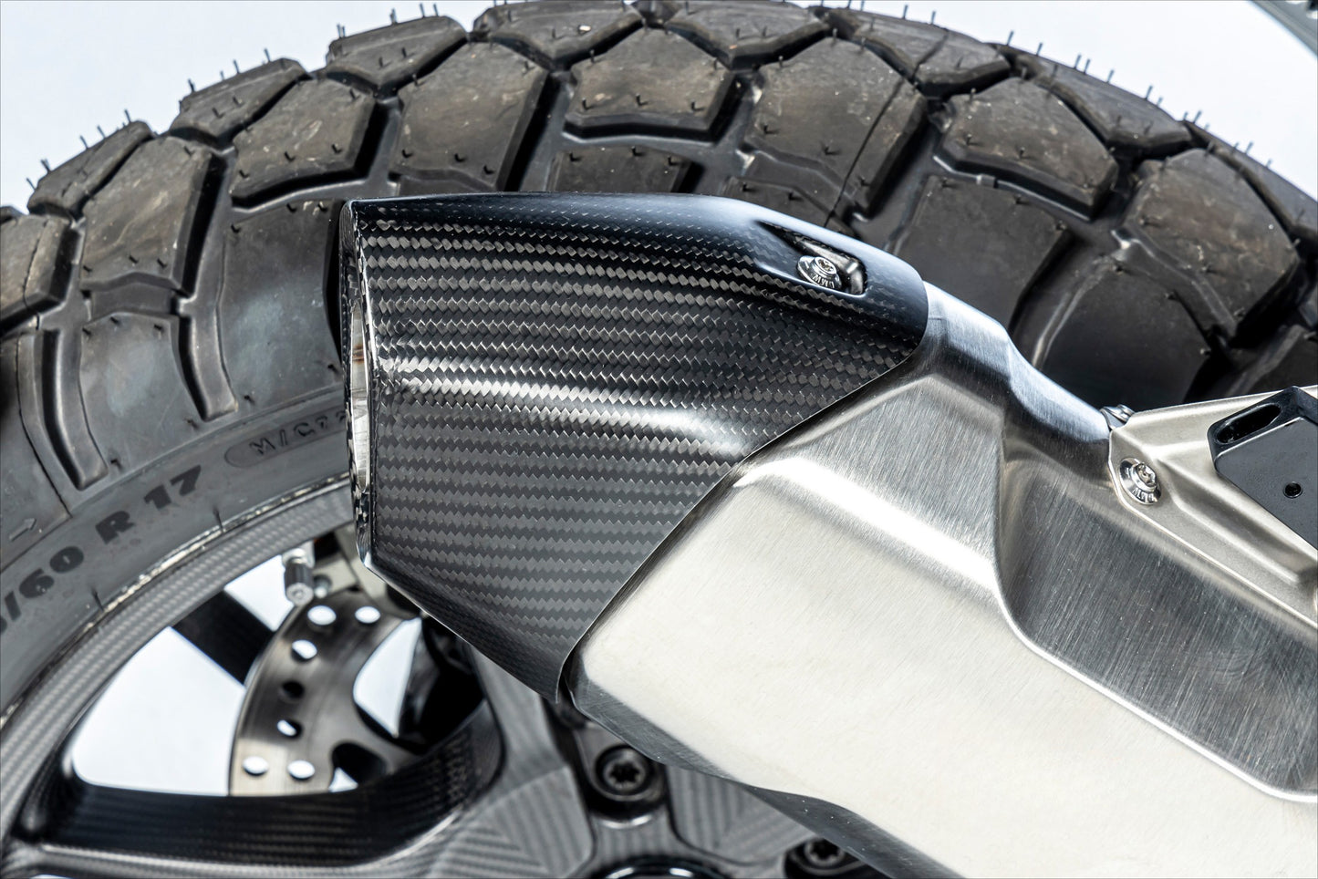 AISKA R1300GS Carbon Parts Real Dry Carbon Fiber Motorcycle Rear Silencer Exhaust Pipe Protector Cover for BMW R1300GS 2023 2024