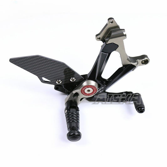 AISKA Racing Motorcycle Carbon Fiber Foot Kit CNC Aluminum Alloy Rear Sets Footrest Rear Set for Ducati Streetfighter V4 V4S