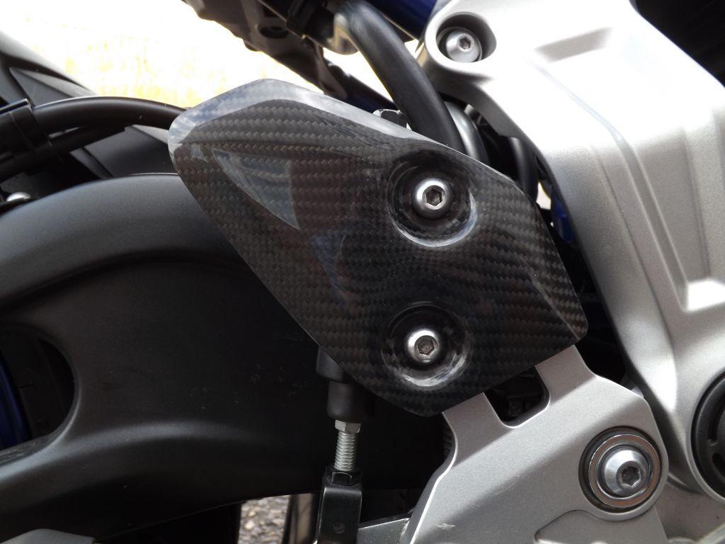 AISKA 100% Dry Carbon Fiber Motorcycle Fairings Motorcycle Heel Guard Cover for Yamaha MT07 MT-07 2014-2017