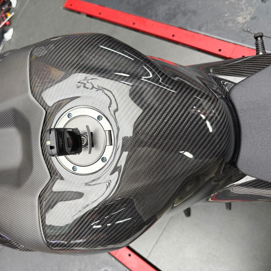 AISKA Honda CBR1000RR-R 2021-2024 Carbon Fiber Tank Cover