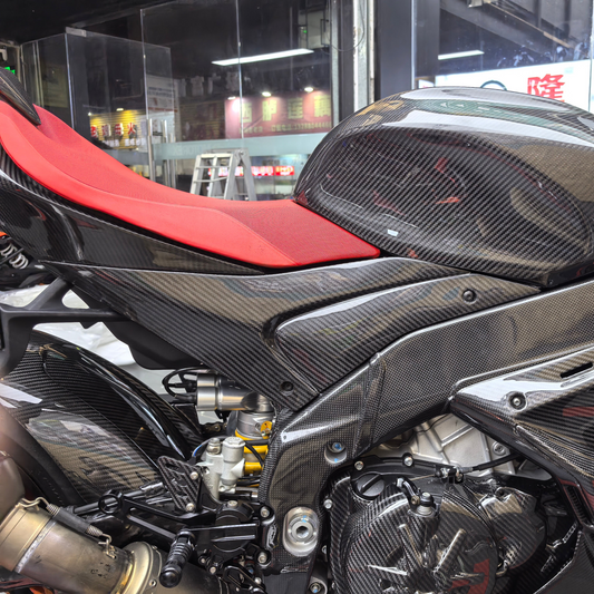 AISKA Aprilia TUONO V4 2021-2025 Carbon Fiber Tank Side Panels