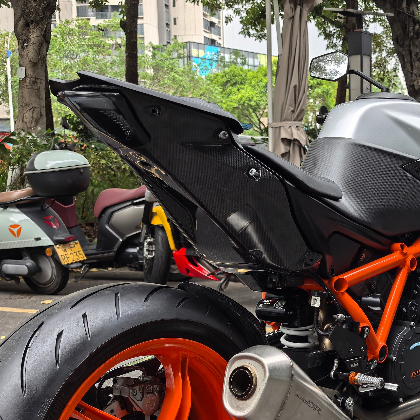 AISKA KTM 1290 Super Duke 2020-2024 Carbon Fiber Undertray