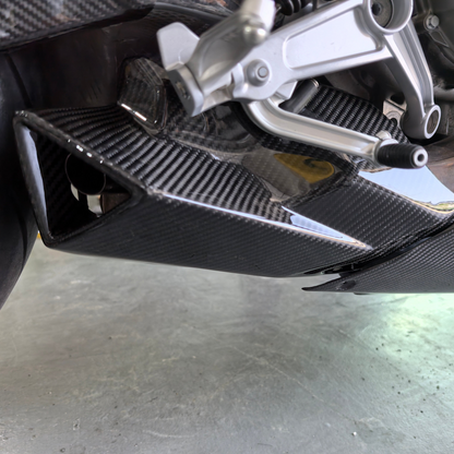 AISKA Aprilia RS660 2021+ Carbon Fiber Exhaust Pipe Cover