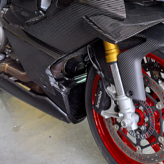 AISKA Aprilia RS660 2021-2025 Carbon Fiber Radiator Cover