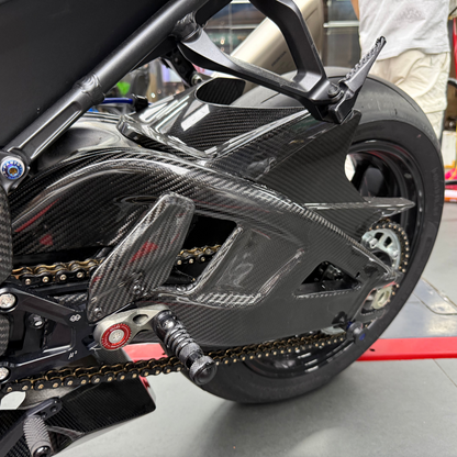 AISKA Honda CBR1000RR-R 2021-2024 Carbon Fiber Swingarm Cover