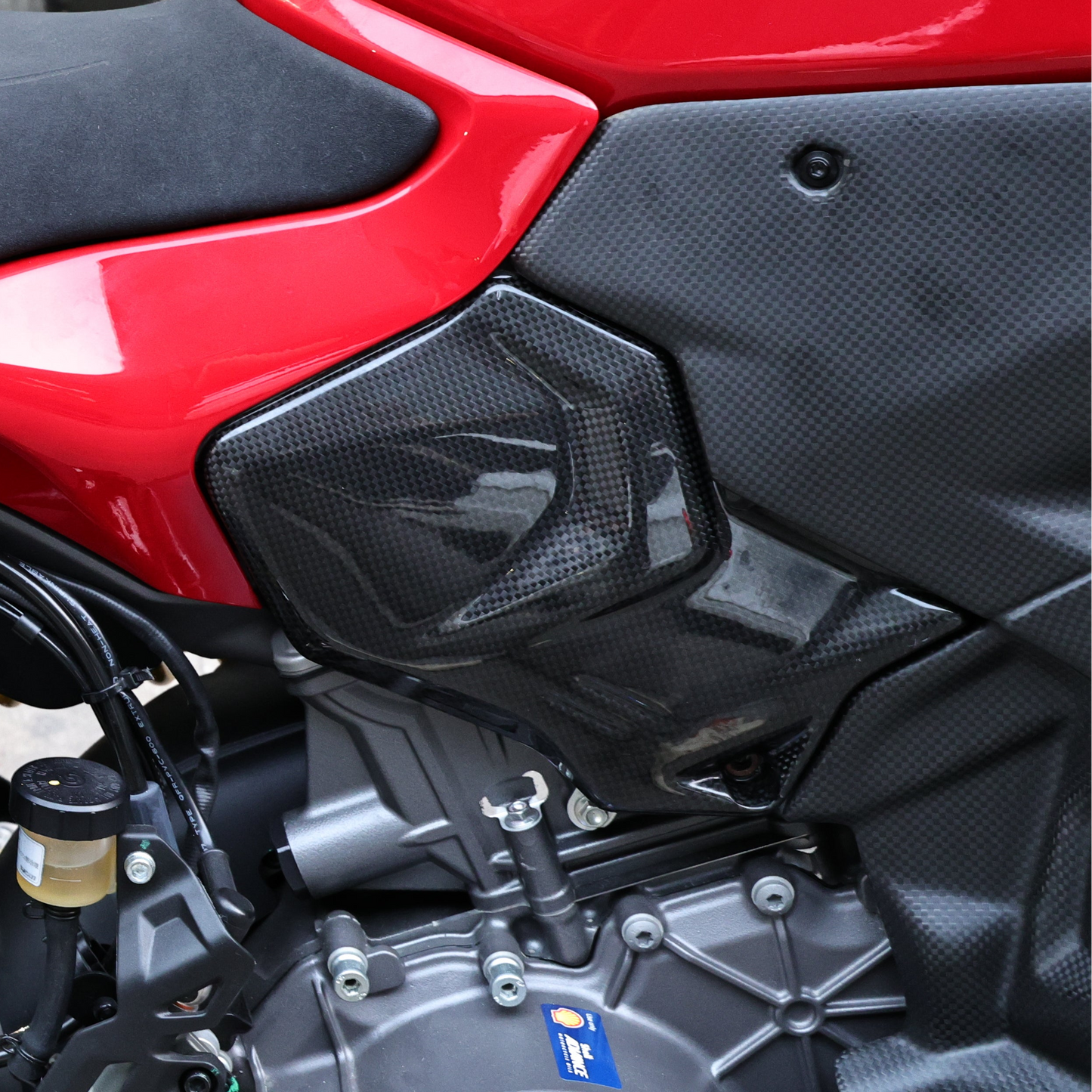 AISKA Ducati  Panigale V2 2025+ Carbon Fiber Engine Cover