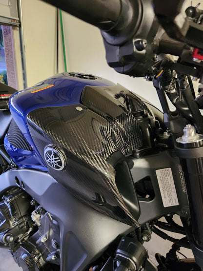 AISKA 100% 3K Motorcycle Accessories Carbon Fiber Front Fuel Gas Tank Protection Cover for Yamaha MT09 FZ09 2021-2023